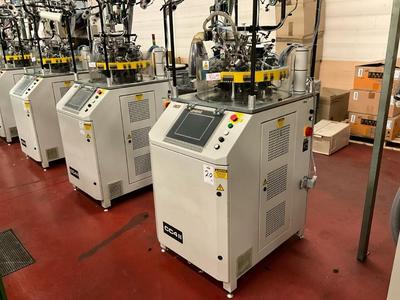 Immagine panoramica di (2x) 2013 Merz CC4 II circular knitting machine