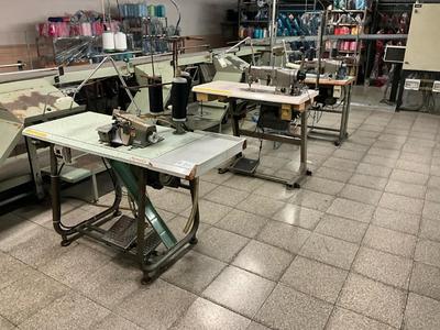 Overzichtsfoto van (3x) industrial sewing machine