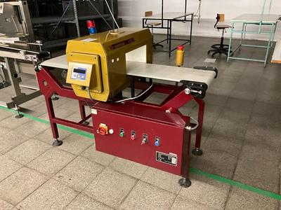 Immagine panoramica di 2000 Garmentchek MET30+ Metal detector