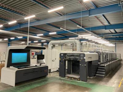 Overzichtsfoto van 2015 MAN Roland B700_B1 _510 Model R710 3B P 5/5 10-color offset sheet press