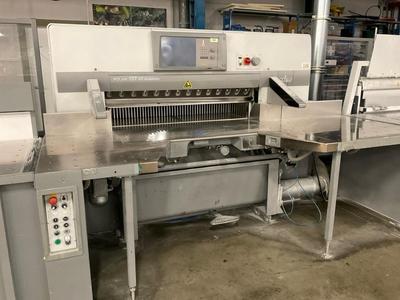 Overzichtsfoto van A | Combination 2005 Polar Mohr 137 AT-XT highspeed paper cutting line complete (13-17)