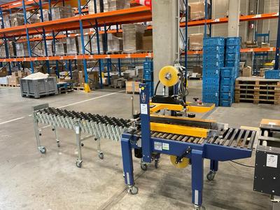 Overzichtsfoto van 2017 Tai chung taiwan EXC-103SD top/bottom carton sealing machine (box taper)