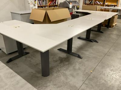 Översiktsbild av lot of various office inventory