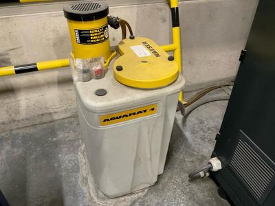 Översiktsbild av 2005 Kaeser Aquamat 4 oil/water seperator