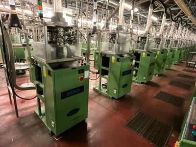 Immagine panoramica di (10x) 2003 Matec Silver 1L knitting machine