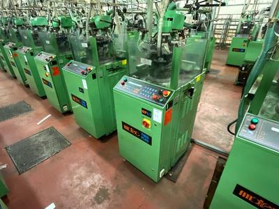 Immagine panoramica di (5x)  Matec twin plus MP4.7 knittingmachine