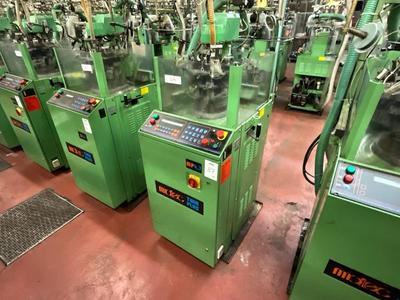 Immagine panoramica di (5x)  Matec twin plus MP4.7 knittingmachine