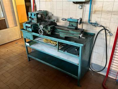 Immagine panoramica di maximat V10-P lathe