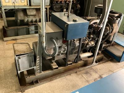 Immagine panoramica di Perkins diesel generator