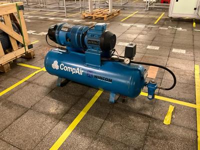 Overzichtsfoto van 2004 Compair V01 aircompressor