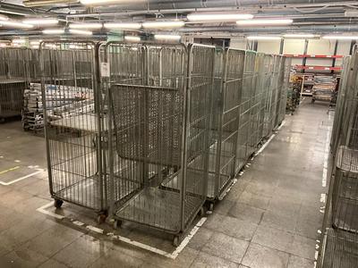 Immagine panoramica di (16x) carts