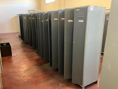 Översiktsbild av (6x) llansola lockers