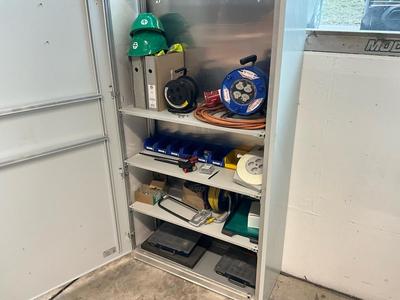 Översiktsbild av various tools and installation materials