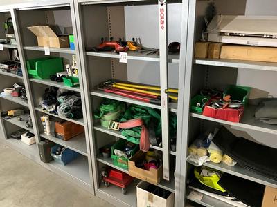 Översiktsbild av various tools and equipment