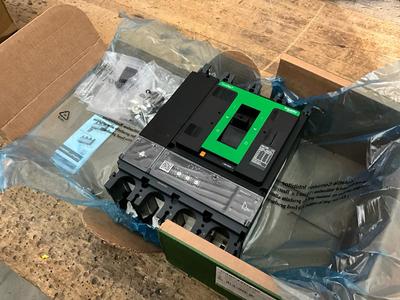 Översiktsbild av 2023 schneider NSX 400F circuit breaker
