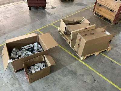 Översiktsbild av electrical cabinet components