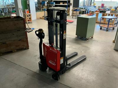 Overview picture of 2019 neslift SR 1500 SX stacker