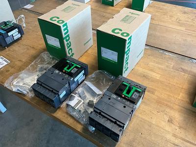 Översiktsbild av 2023 schneider NSX 160F circuit breaker (2x)