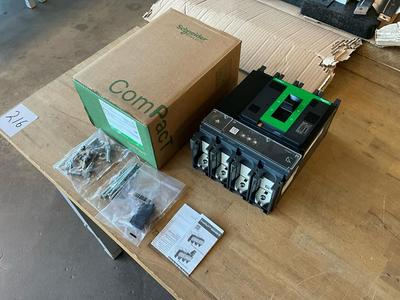 Översiktsbild av 2024 schneider NSX 400F circuit breaker