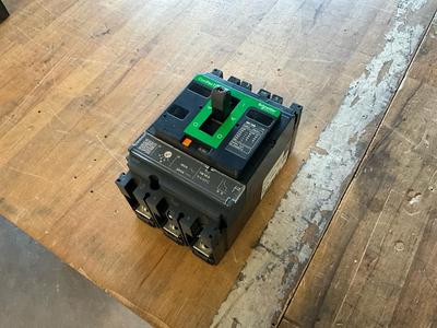 Översiktsbild av 2024 schneider NSX 100B circuit breaker