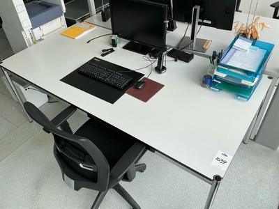 Översiktsbild av USM Haller Desk setup
