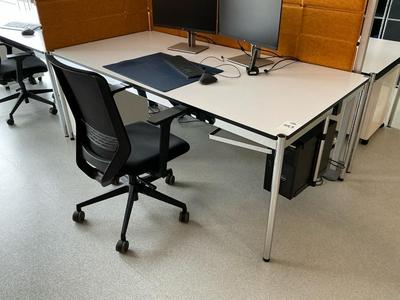 Översiktsbild av USM Haller Desk setup