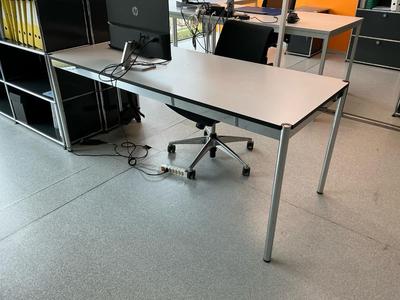 Översiktsbild av USM Haller Desk setup