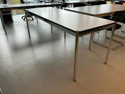 Översiktsbild av USM Haller Desk