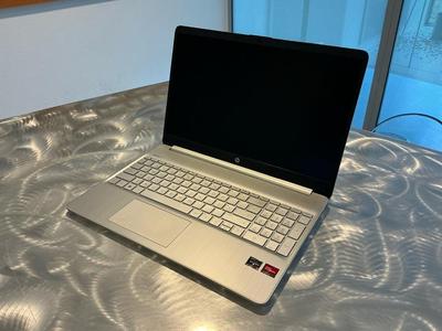 Übersichtsbild von HP 15s-eq2044np Laptop
