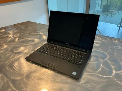 Übersichtsbild von 2017 Dell Latitude 5289 Laptop
