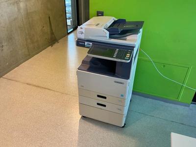 Immagine panoramica di Toshiba E-Studio 2050c printer