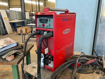Übersichtsbild von Fronius MagicWave 3000 Schweißgerät