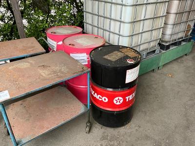 Översiktsbild av Tomt oljefat (3x)