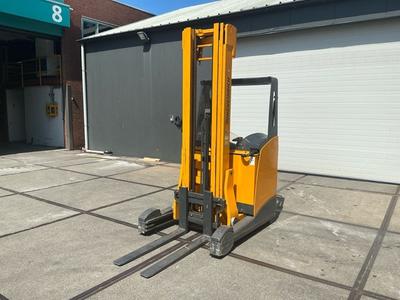 Overzichtsfoto van Jungheinrich ETV 214 Reachtruck