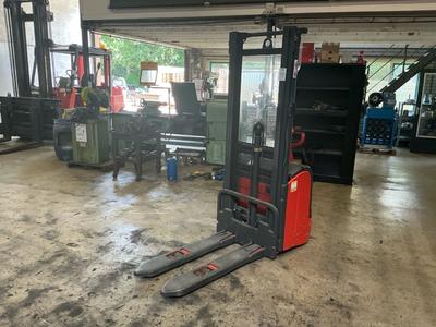 Overzichtsfoto van Linde L14 Stapelaar