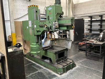 Overzichtsfoto van 1999 Kovosvit VO50 Radiaalboormachine