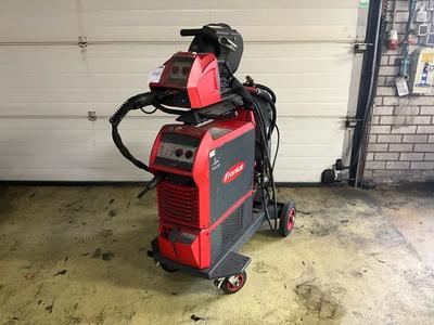 Overzichtsfoto van Fronius TransSteel 4000 Pulse Lasapparaat