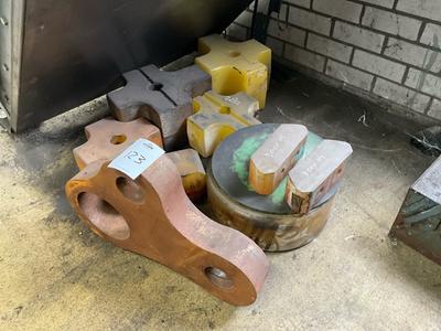 Overzichtsfoto van diverse onderdelen sloophamer (9x)