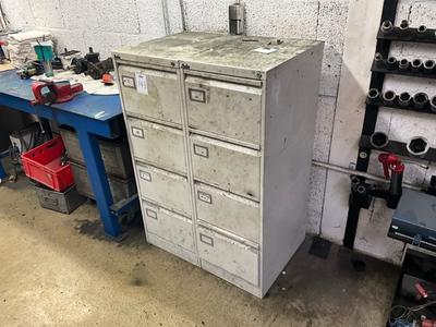 Overzichtsfoto van gereedschappen en werkplaats toebehoren