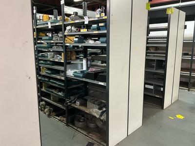 Overzichtsfoto van diverse reserve onderdelen magneet