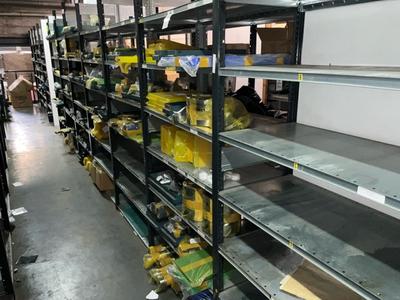 Overzichtsfoto van diverse reserve onderdelen Ibex 4000