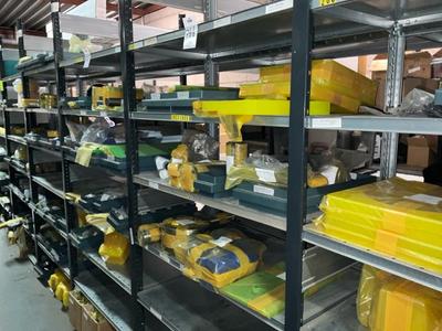 Overzichtsfoto van diverse reserve onderdelen Ibex 2800