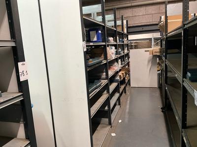 Overzichtsfoto van diverse reserve onderdelen