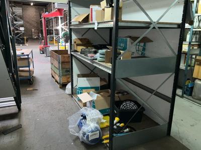 Overzichtsfoto van diverse reserveonderdelen