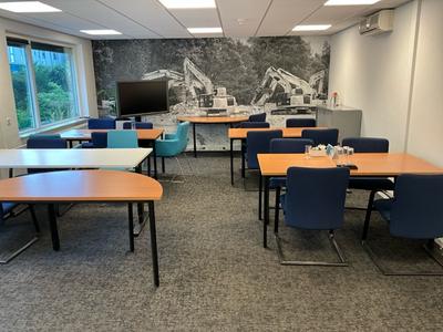 Overzichtsfoto van inhoud vergaderruimte