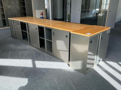 Översiktsbild av Metal cabinet (8x)