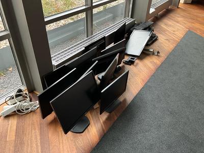 Översiktsbild av Various IT-equipment